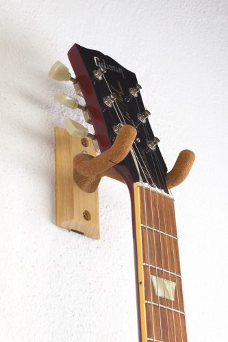 K&M 16220 wall guitar stand, brown "cork", wooden base